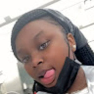 Meet your Posher, Amira